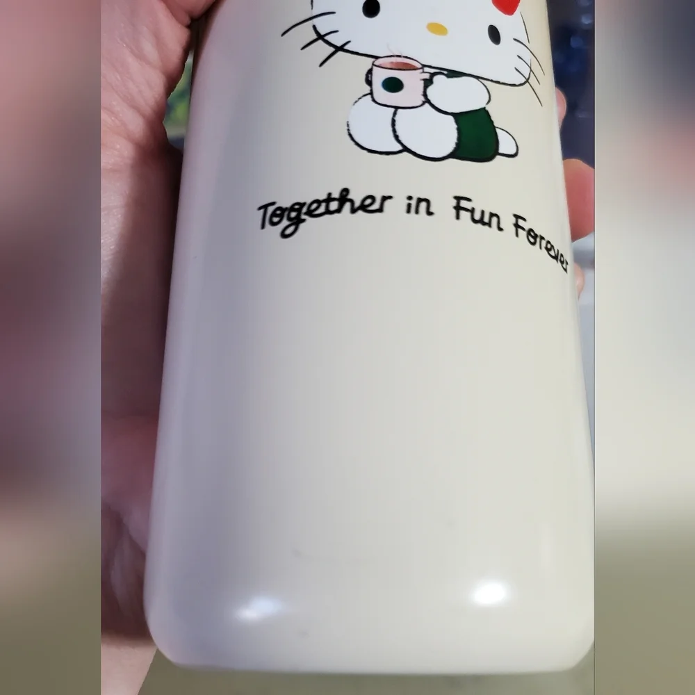 Hello Kitty X Starbucks Collab Cream Water Bottle, 20 Ounce, NWOT - Picture 7 of 8